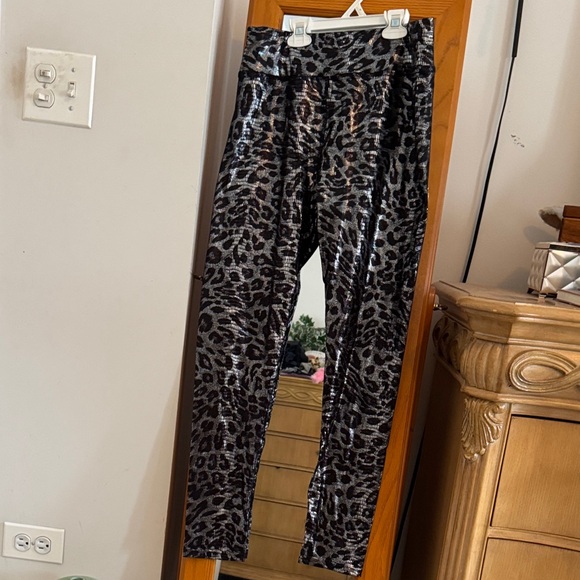 Boom Boom Leopard metallic black and silver print stretch leggings. Size Medium. - Picture 2 of 2